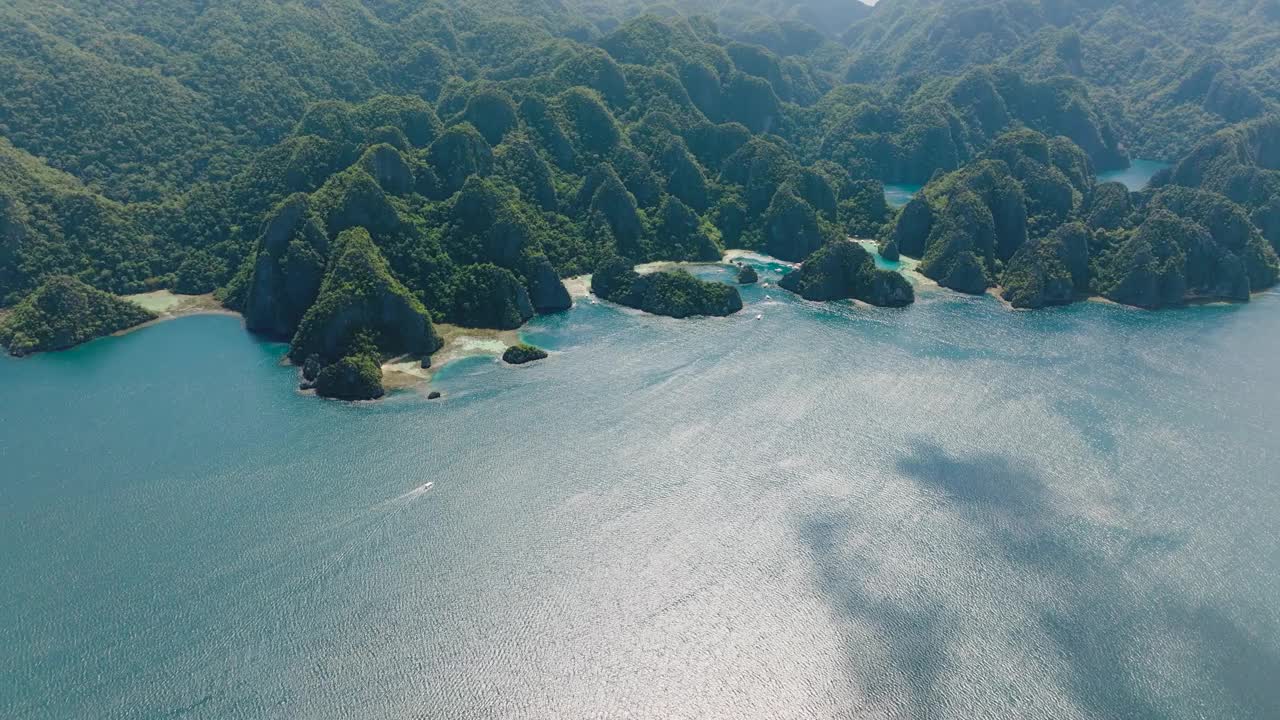 巴拉望岛科伦的湖泊和泻湖。菲律宾。视频素材