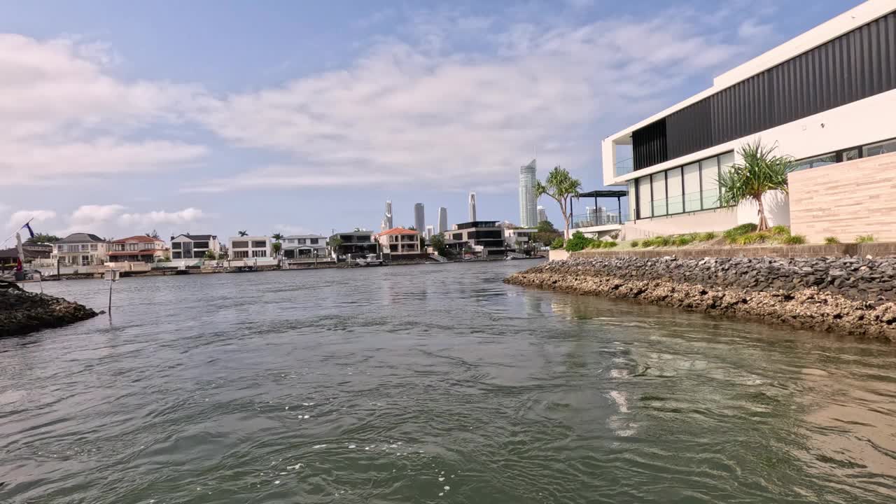 风景优美的海滨城市景观之旅视频素材