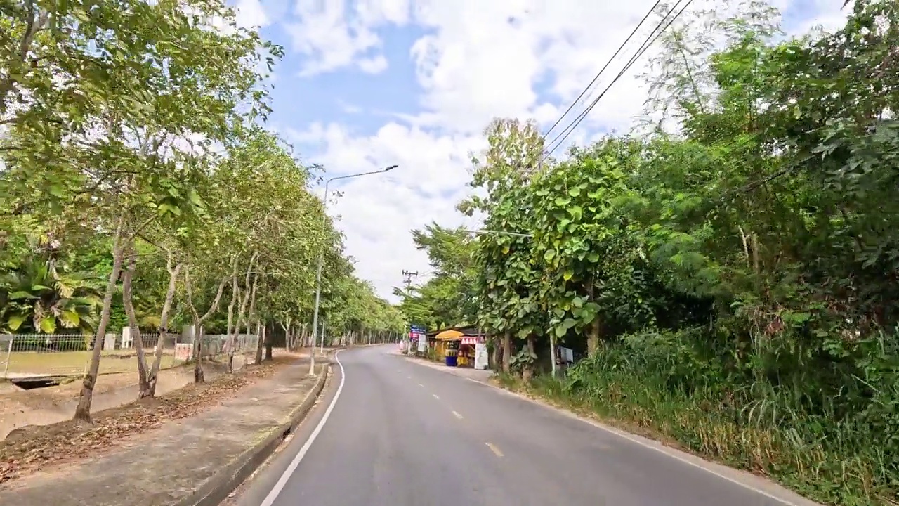 宁静的道路之旅视频素材