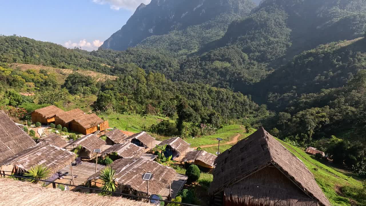 风景秀丽的山村全景视频素材