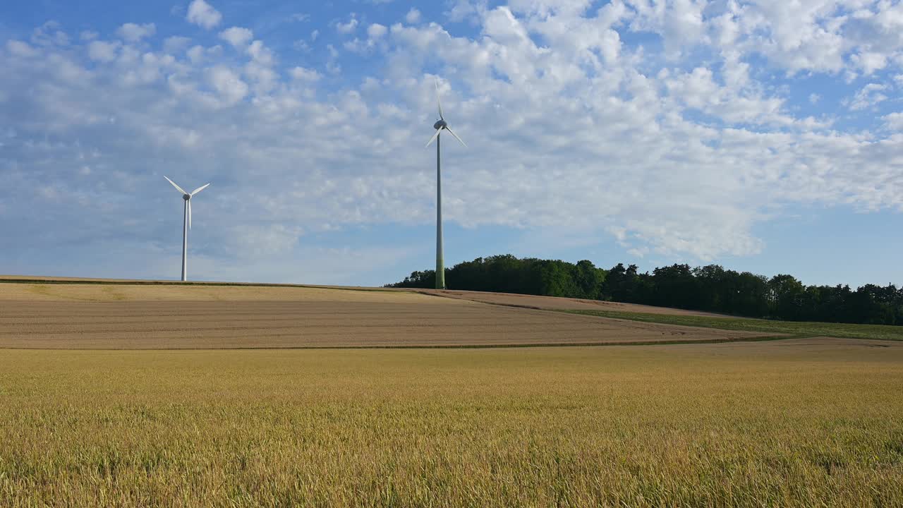 野外景观中的风力涡轮机，Höhefeld, Wertheim, Main-Tauber-Kreis, baden - wrttemberg，德国视频素材