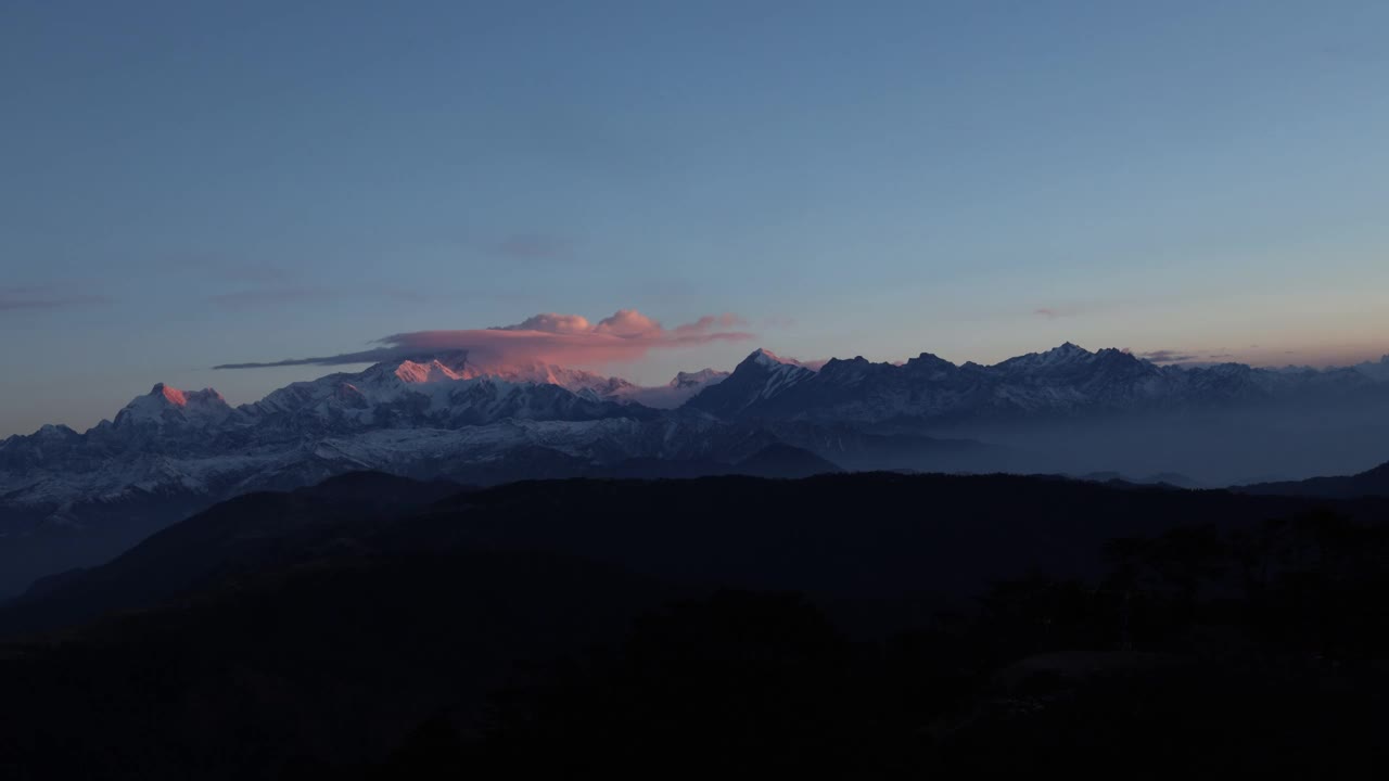 珠穆朗玛峰，南达德维，尼泊尔，山达普，日出，山脉，喜马拉雅山脉，山峰视频素材