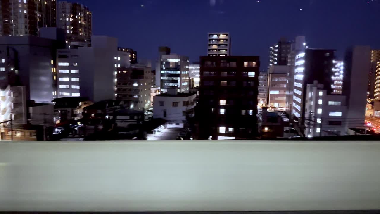 从火车上看到的城市夜景视频素材