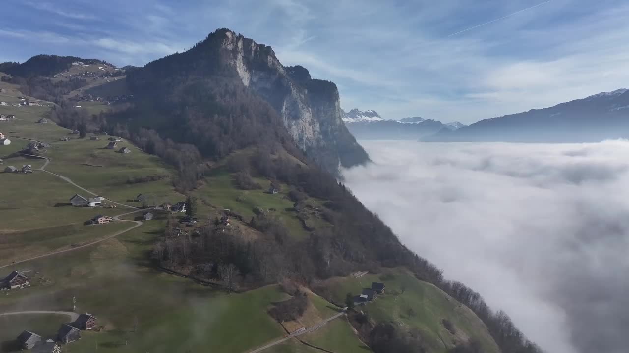 Walensee Amden Cloud Sea, Quinten Mols，瑞士-空中视频素材