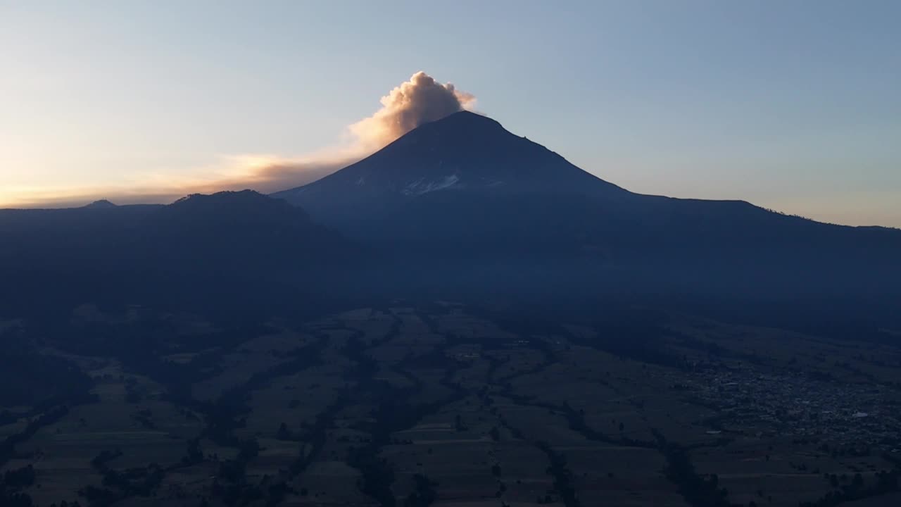 火山波波卡特佩特尔在早上视频下载