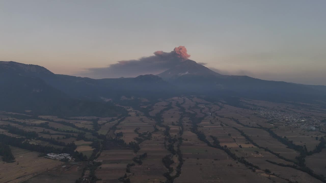 火山波波卡特佩特尔在早上视频下载