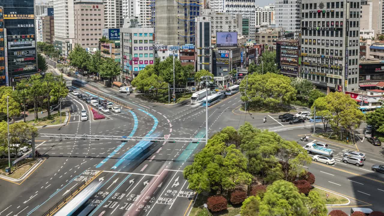 延山十字路口，建筑物，白天的交通/延济区，釜山，韩国视频素材