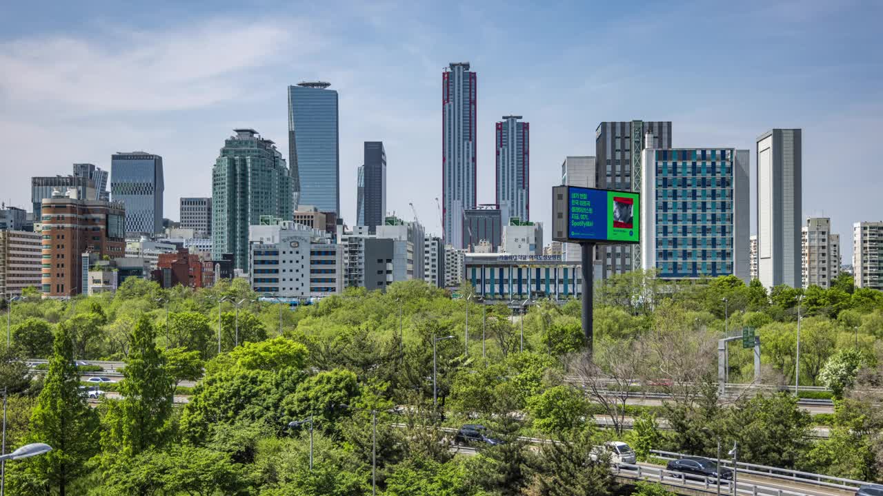 汝矣岛，白天的建筑和交通/首尔铜雀区，韩国视频素材