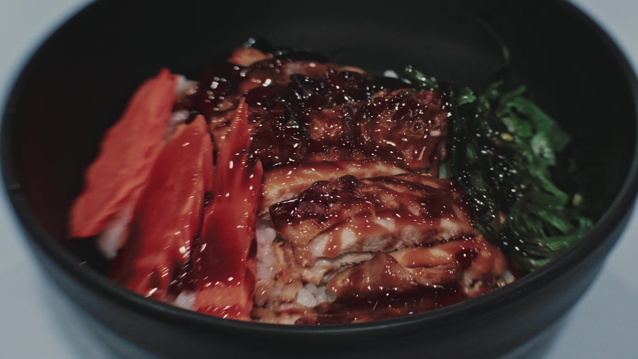 照烧鸡饭视频素材画面3