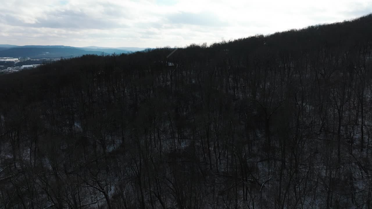 阿肯色州的Sequoyah山，乡村森林景观，无人机拍摄视频素材