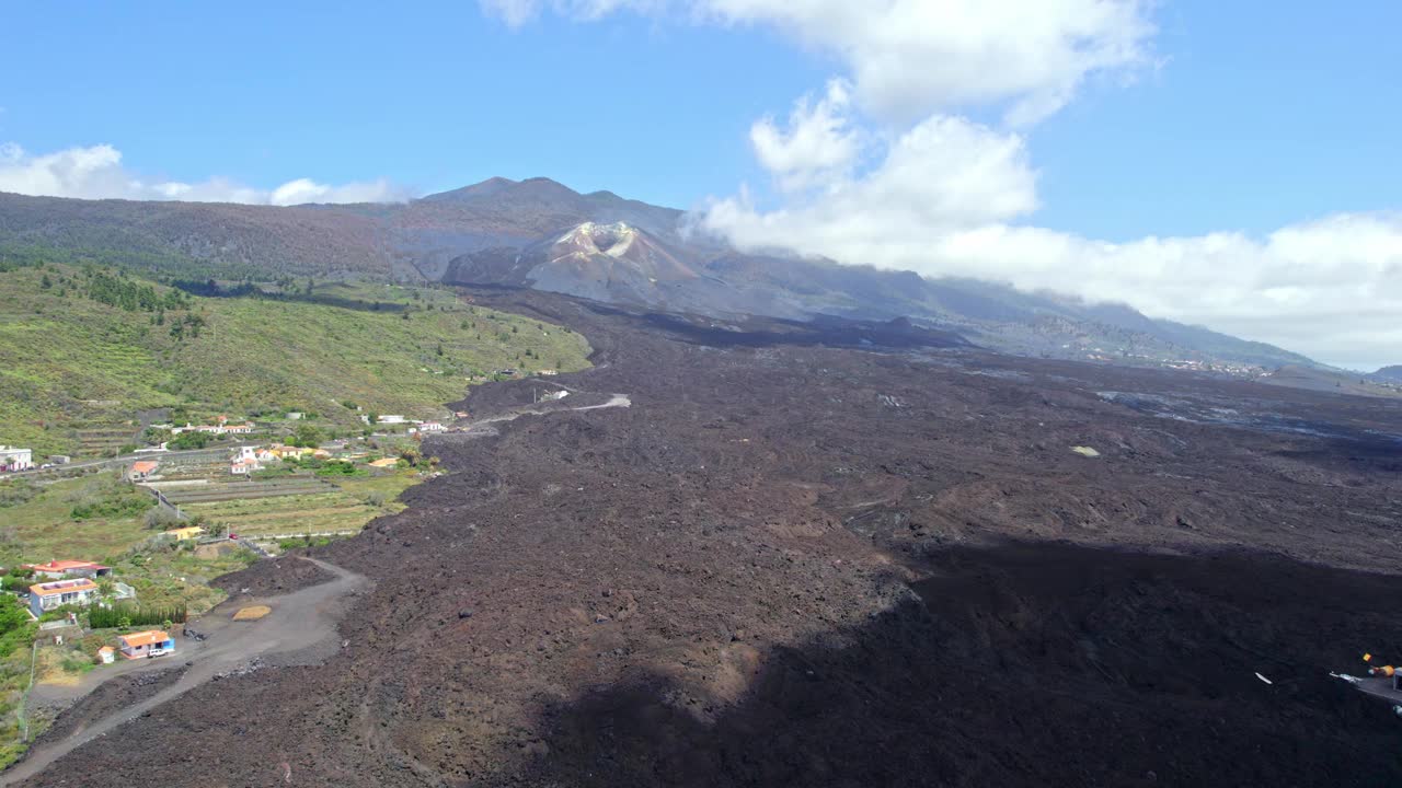 德龙，鸟瞰图。加那利群岛拉帕尔马的黑山火山的后果视频下载