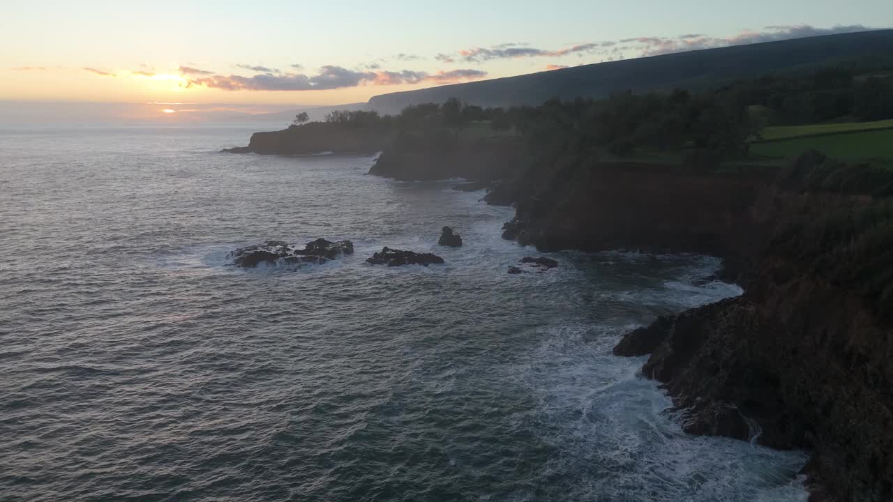 鸟瞰科哈拉海岸，夏威夷岛，美国。视频素材