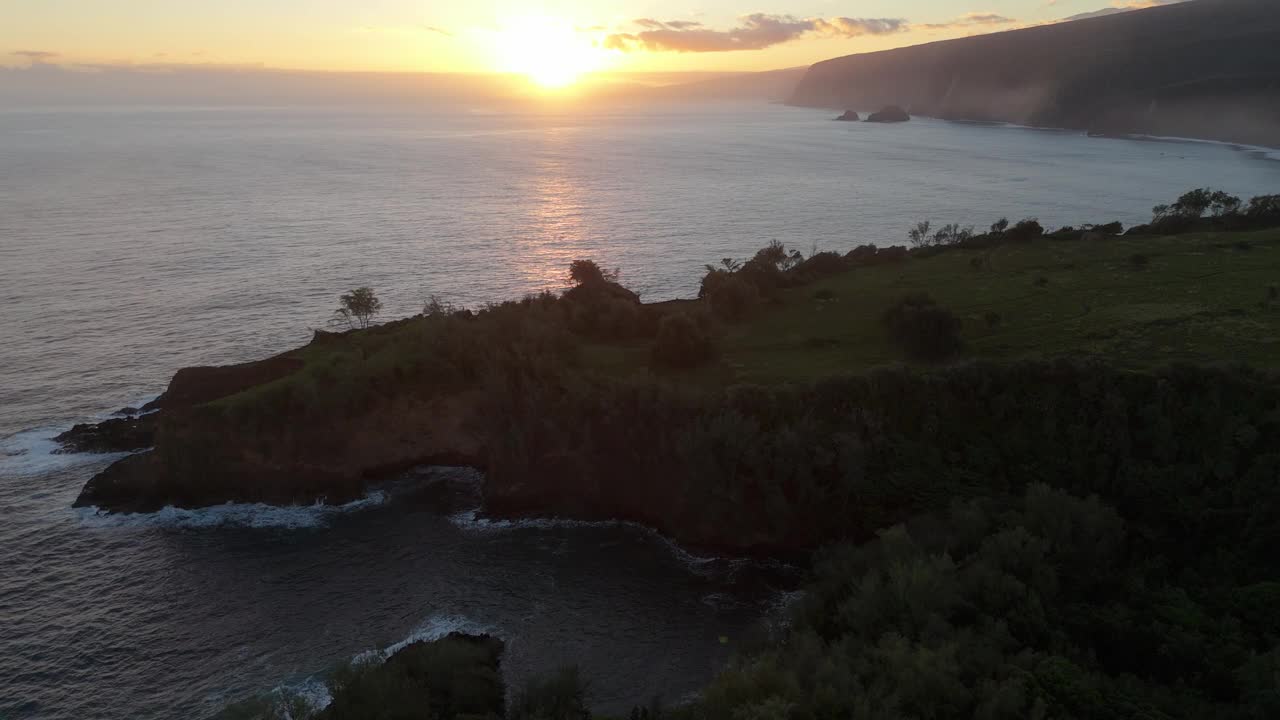 鸟瞰美丽的海滩和海岸线波洛卢，科哈拉，夏威夷岛，美国。视频素材