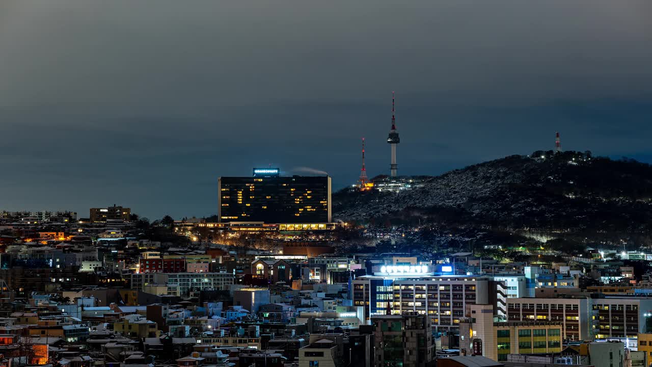 龙山区，南山，N首尔塔，市中心和雪景/首尔，韩国视频素材