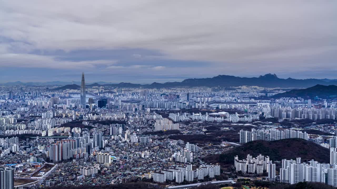 汉江、松坡区、乐天世界塔、南山、N首尔塔、市中心及周边地区/韩国首尔视频素材