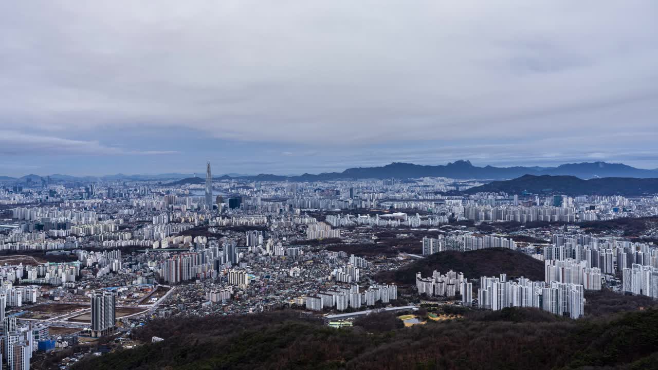 汉江、松坡区、乐天世界塔、南山、N首尔塔、市中心及周边地区/韩国首尔视频素材