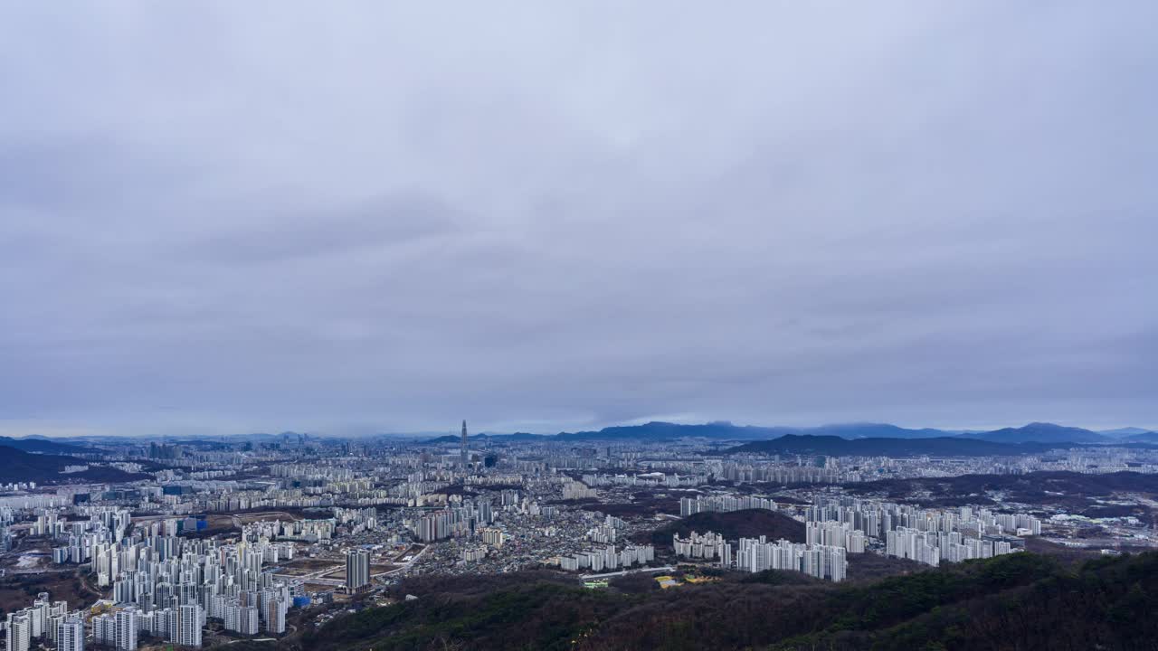 汉江、松坡区、乐天世界塔、南山、N首尔塔、市中心及周边地区/韩国首尔视频素材