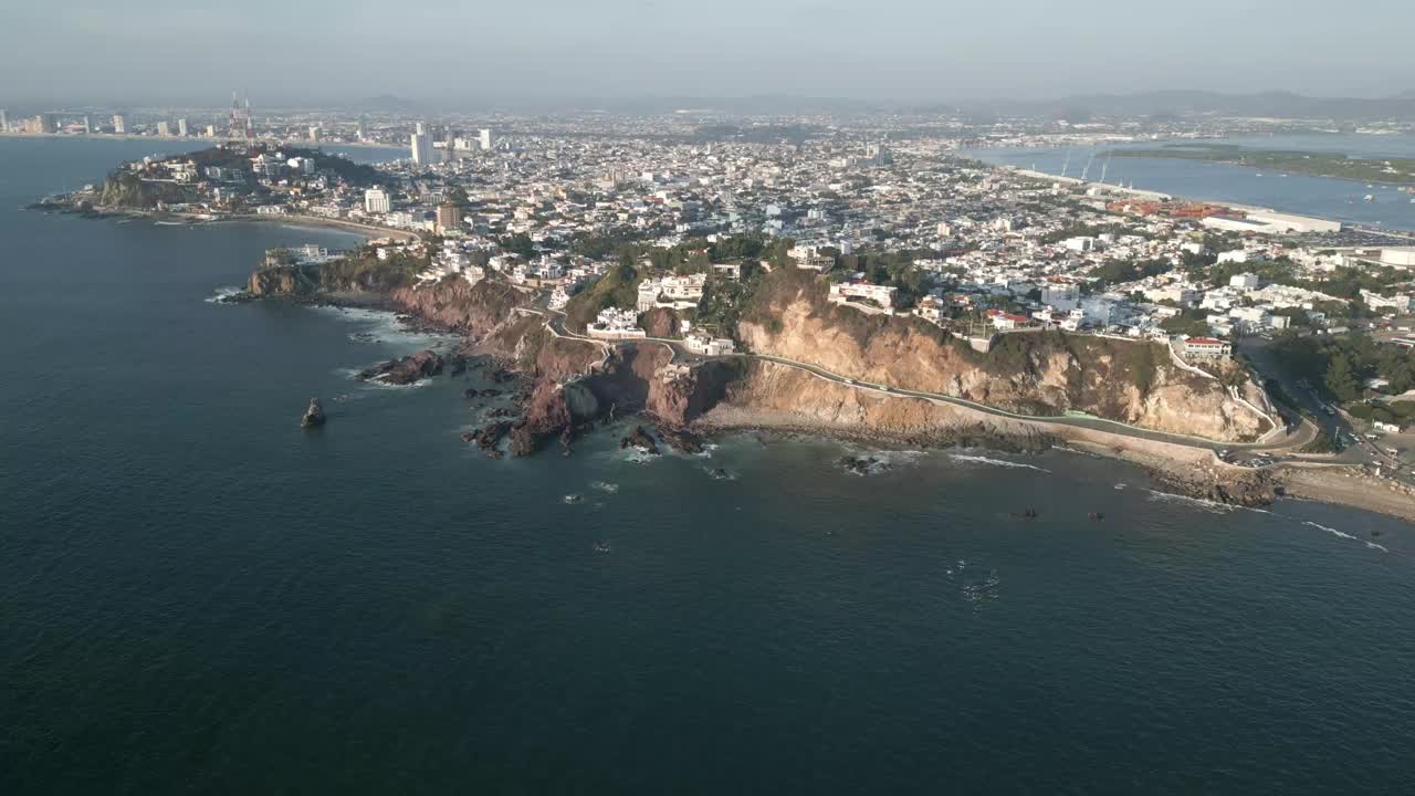 马萨特兰墨西哥航空高角度看城市景观海岸线太平洋视频素材