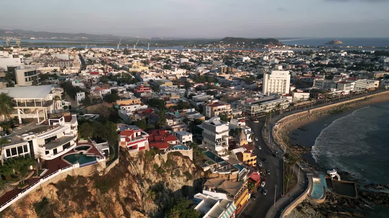 航空马萨特兰墨西哥的交通海岸线道路视图视频素材