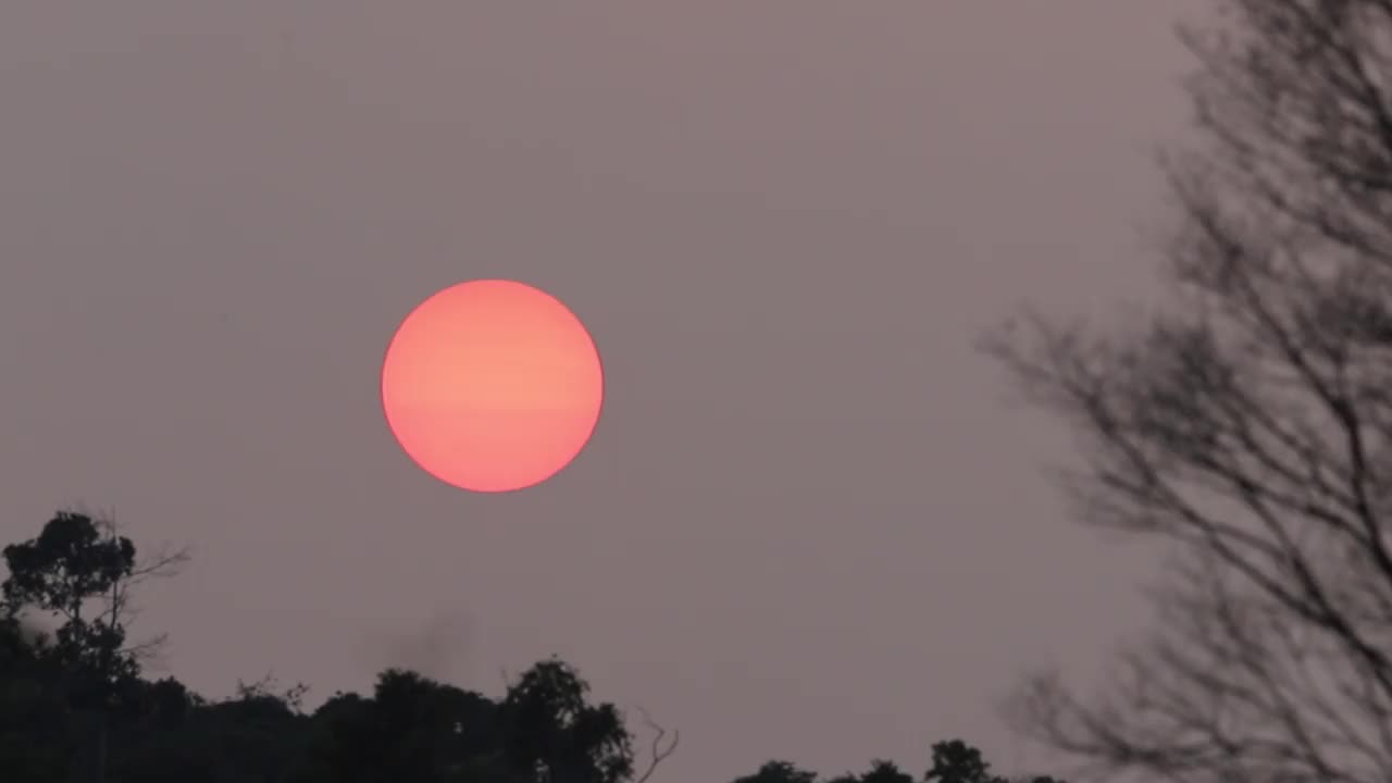 全球变暖，全球沸腾从气候危机和灾难性的热浪，太阳，和燃烧的热浪炎热的太阳视频素材