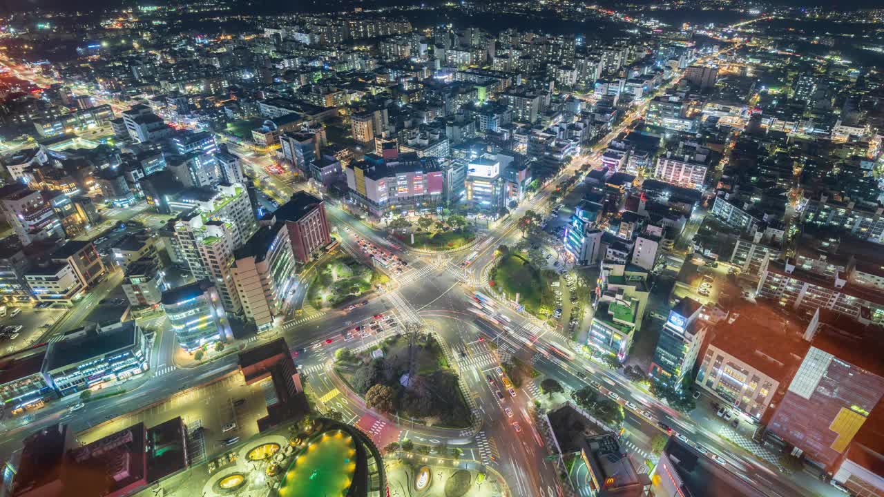 济州市，卢亨十字路口的夜晚/济州岛，韩国视频素材