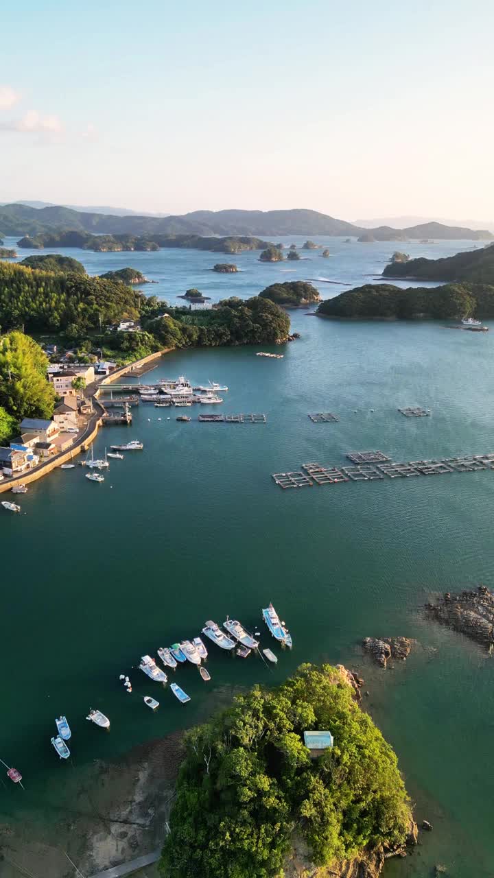 鸟瞰西海国家公园岛屿和码头，日本。视频素材