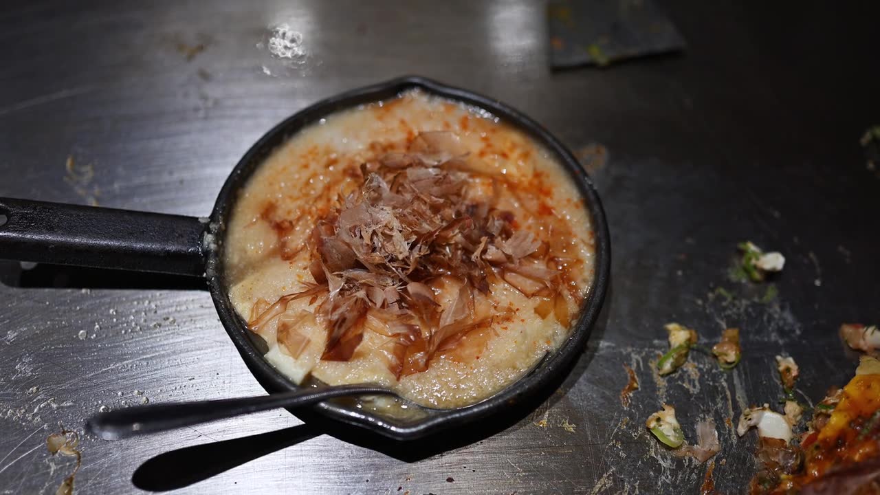 日式滋滋豆腐视频素材画面1