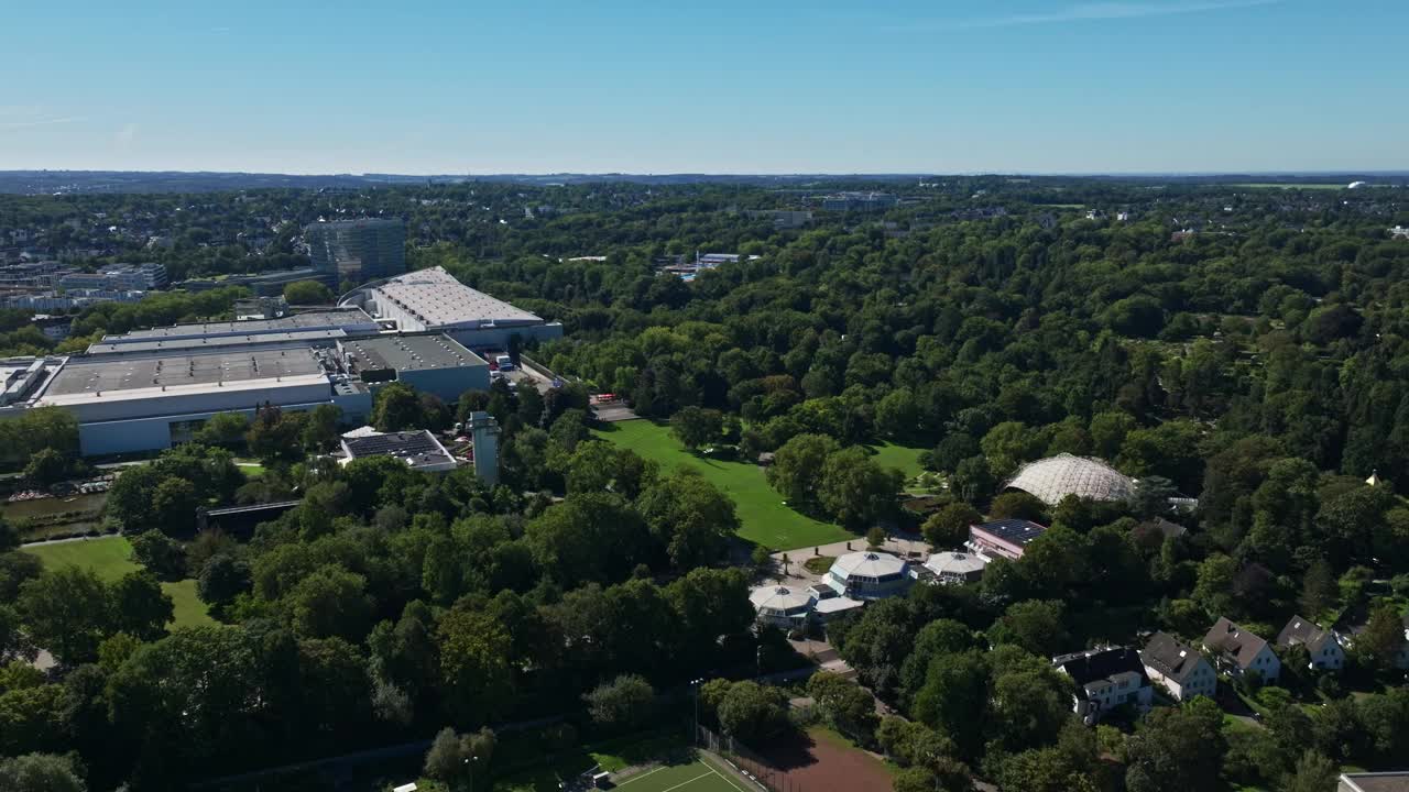 德国埃森Grugapark鸟瞰图视频素材