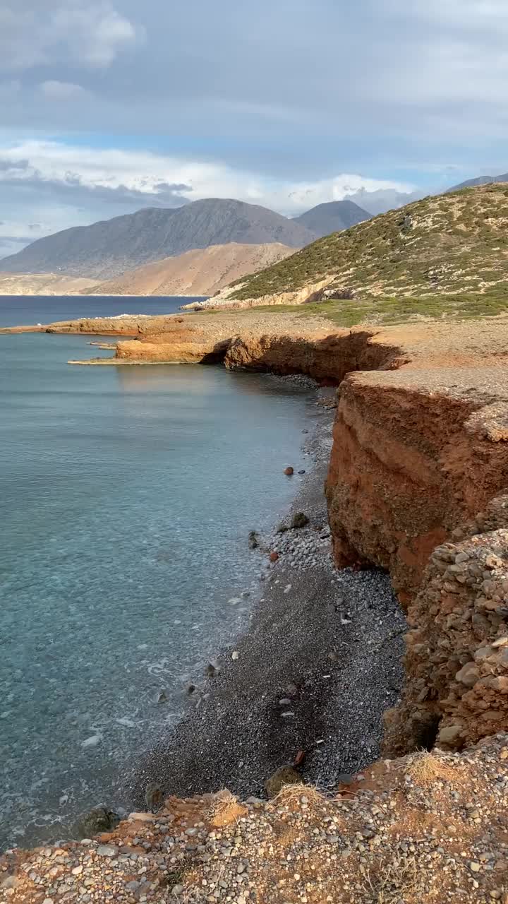 克里特岛的海岸，日落，卷轴，冬天的海视频下载