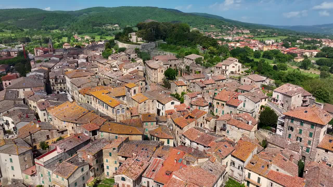 萨特亚诺山顶村庄，意大利托斯卡纳视频素材
