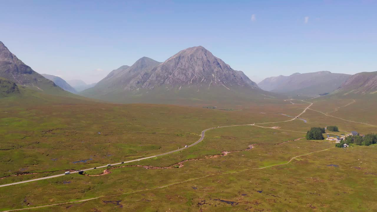 英国高地的Buachaille Etive more鸟瞰图。视频素材