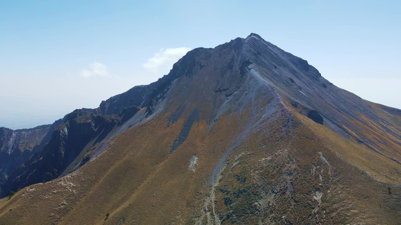 墨西哥特拉斯卡拉的马林奇火山，马林奇山的火山口或山峰视频素材