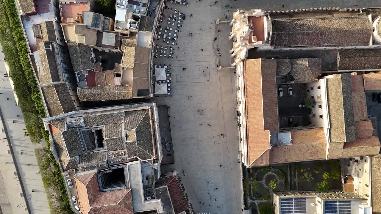 鸟瞰大教堂广场(Piazze del Duomo)， Ortygia，雪城，意大利视频下载