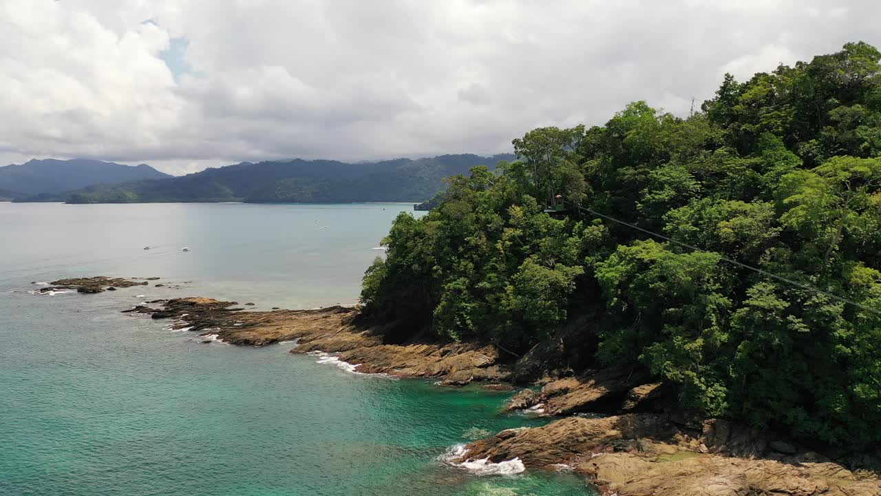 菲律宾热带雨林和海滩鸟瞰图视频素材