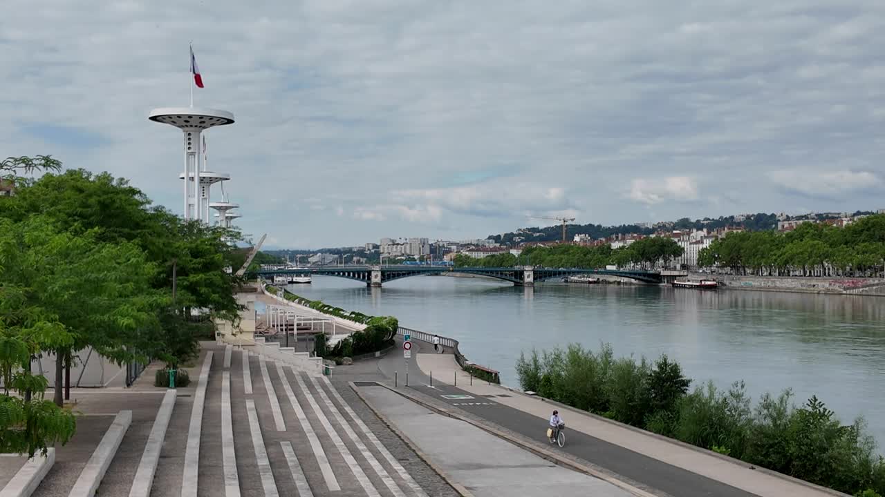 在里昂的Rhône河岸上视频素材