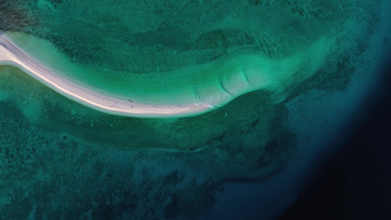 鸟瞰宁静的Kalanggaman海滩，帕洛蓬，菲律宾。视频素材