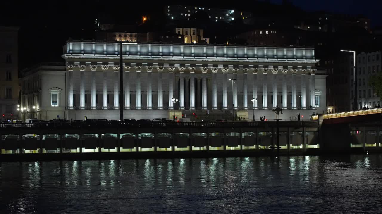 法国里昂上诉法院，夜间视频下载