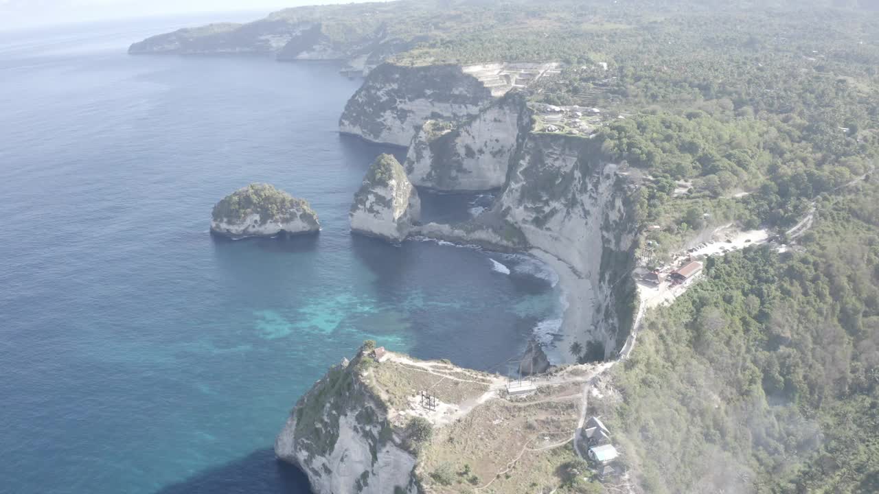 阿图海滩，钻石海滩，佩尼达岛，印度尼西亚视频素材