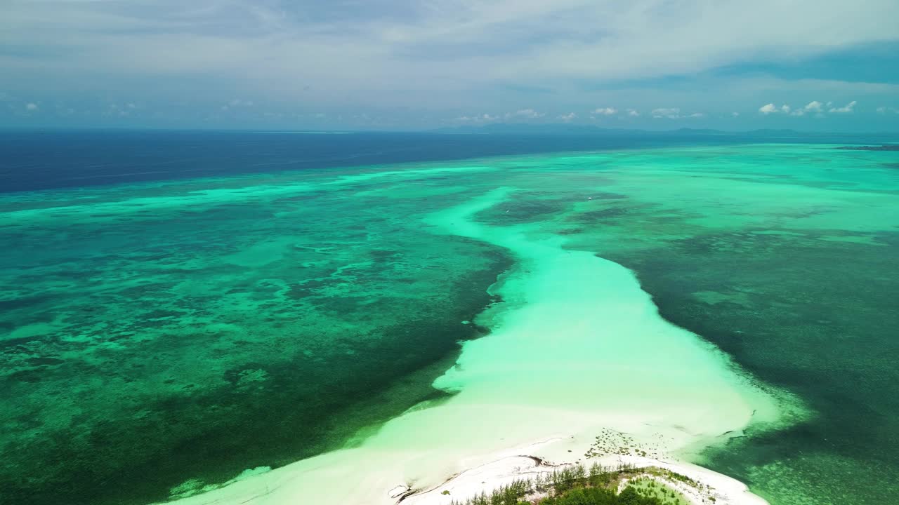 Balabac, Bugsuk岛的海影视频素材