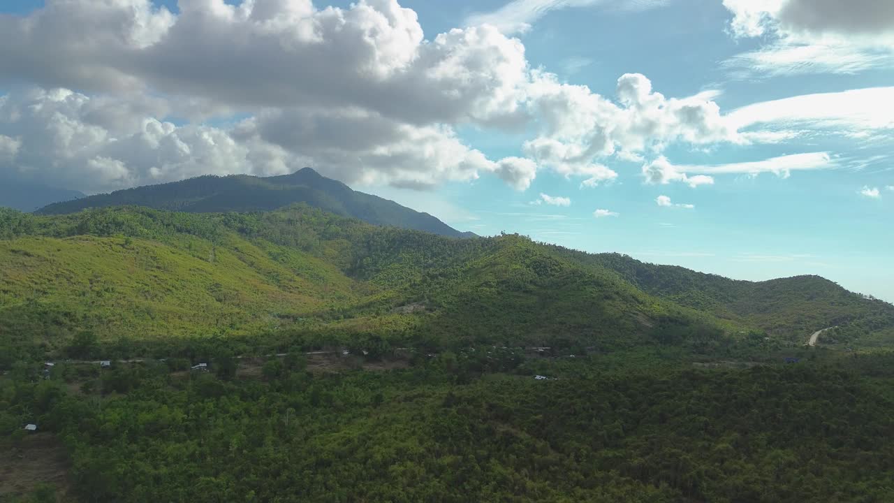 巴枯干航路的山地地平线视频素材