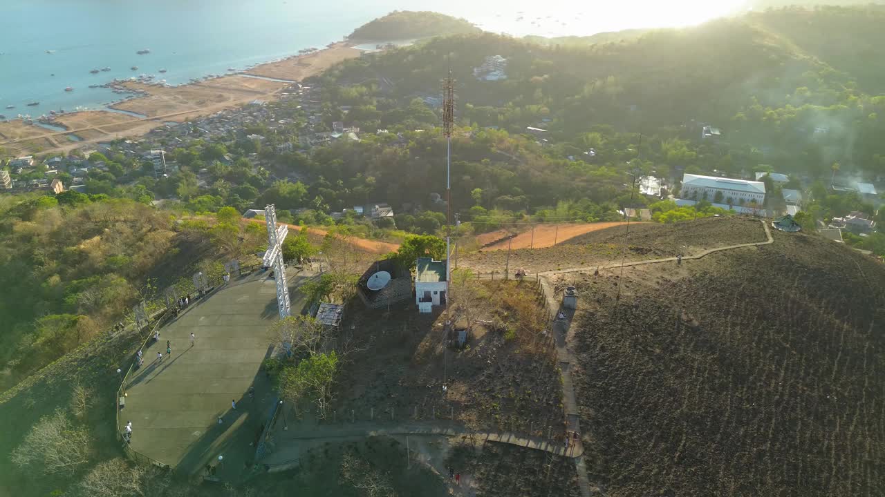 塔皮亚斯十字山的后景，科罗纳视频下载