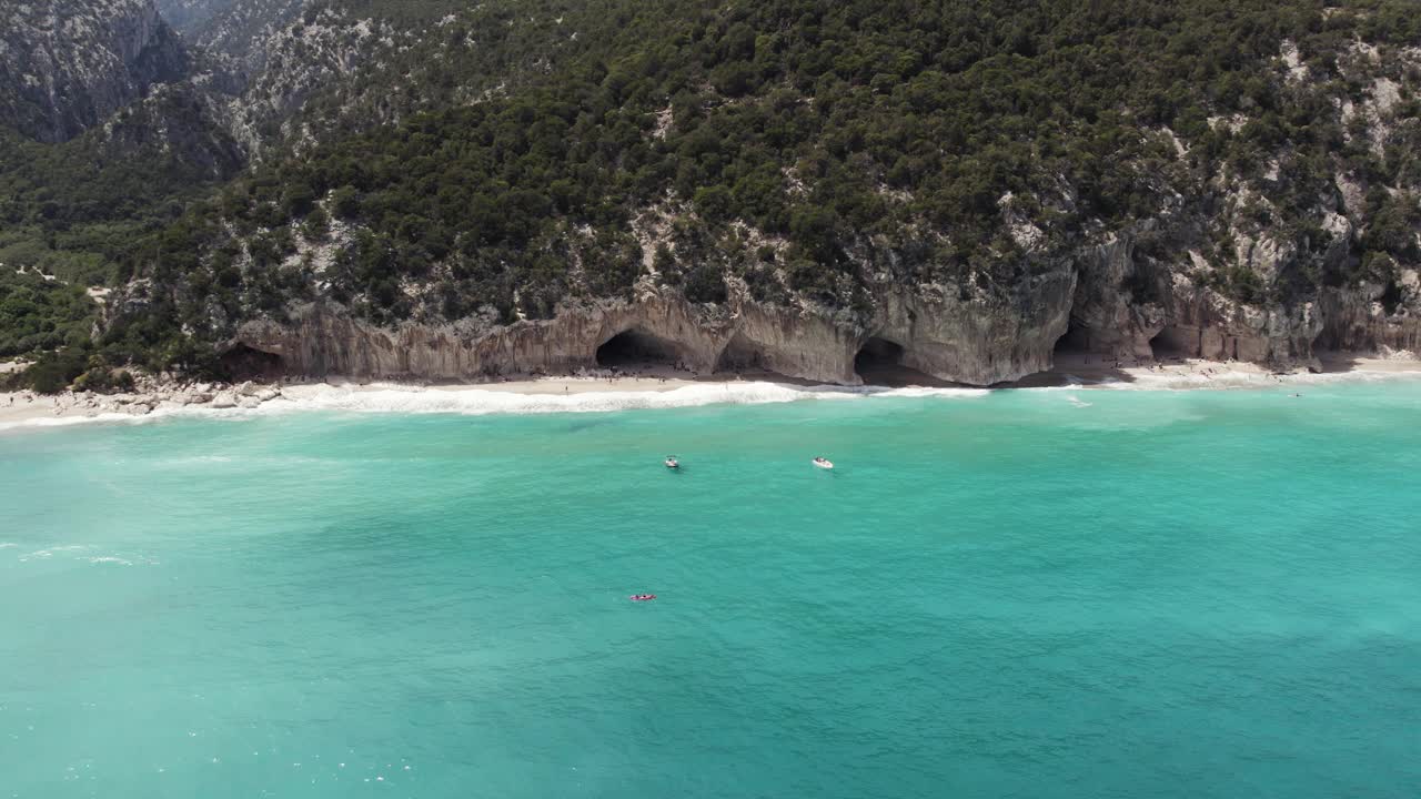 位于意大利撒丁岛文莱海岸的奥罗塞湾。美丽的旅游目的地。视频素材