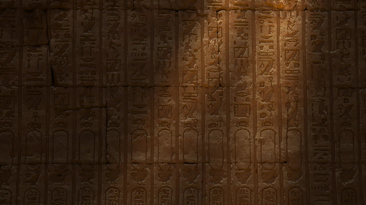 埃及卢克索埃德富神庙里的古老象形文字。视频素材画面2