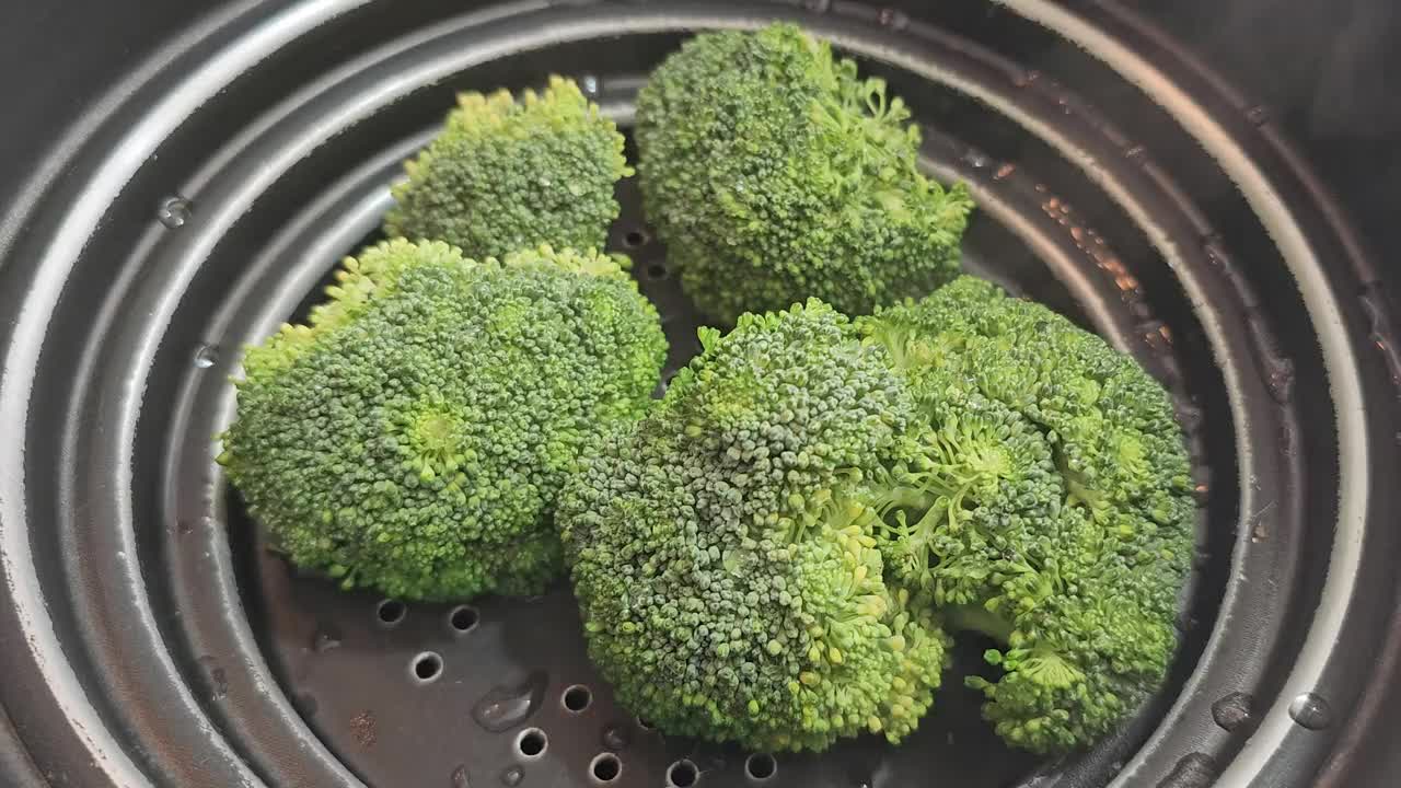 用蒸锅煮西兰花视频下载