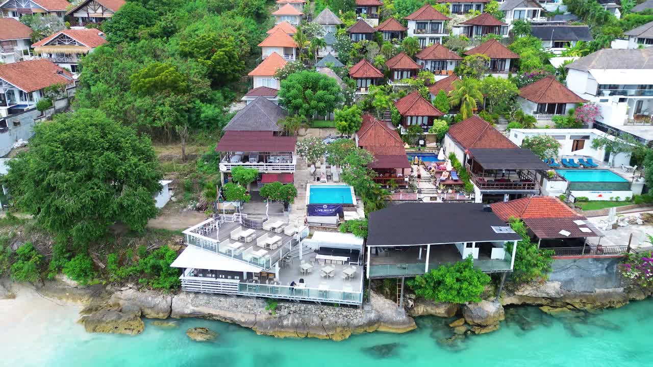 鸟瞰图Jungutbatu港口在努沙伦邦根岛，巴厘岛，印度尼西亚视频素材