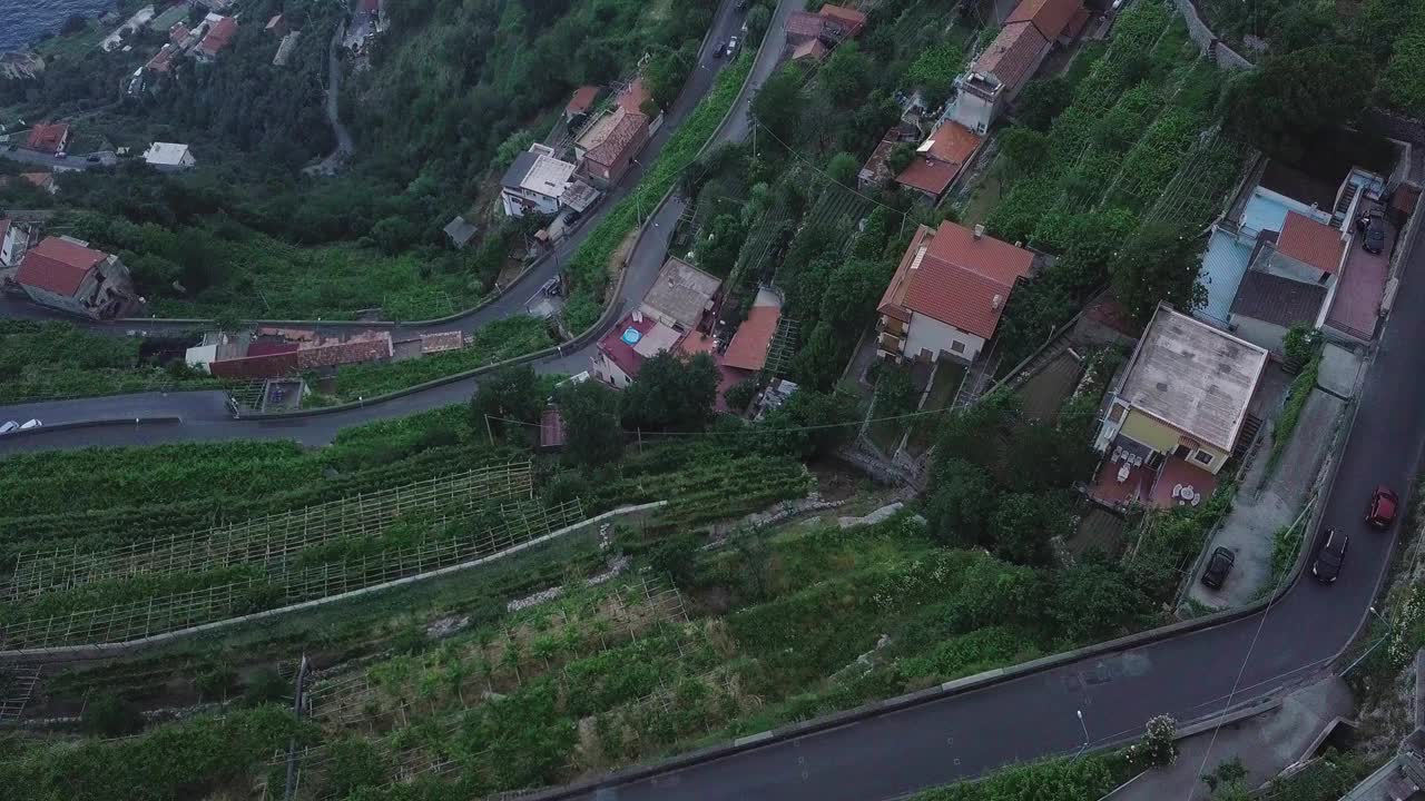 波西塔诺鸟瞰图，意大利南部阿马尔菲海岸的旅游目的地视频素材