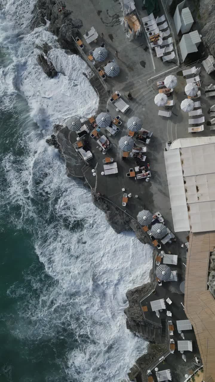 波西塔诺鸟瞰图，意大利南部阿马尔菲海岸的旅游目的地视频素材