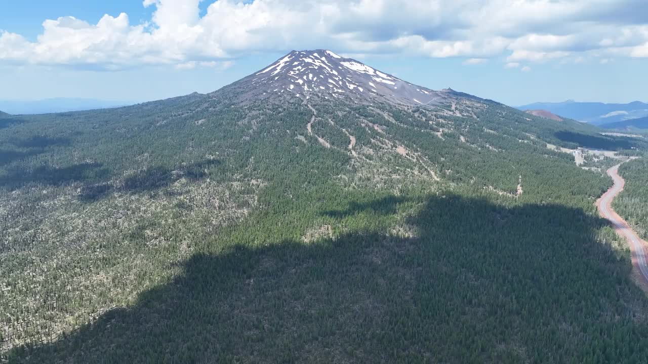 从空中俯瞰学士山，OR，在一个夏日视频素材