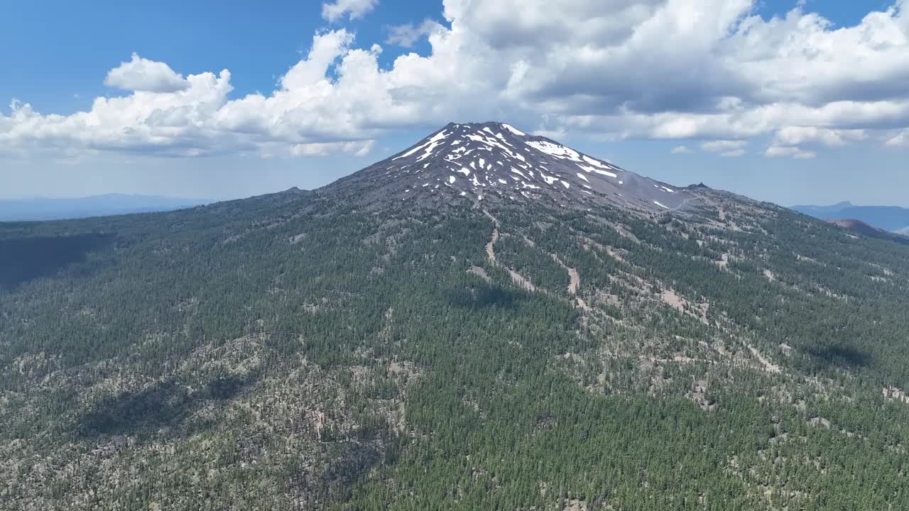 从空中俯瞰学士山，OR，在一个夏日视频下载