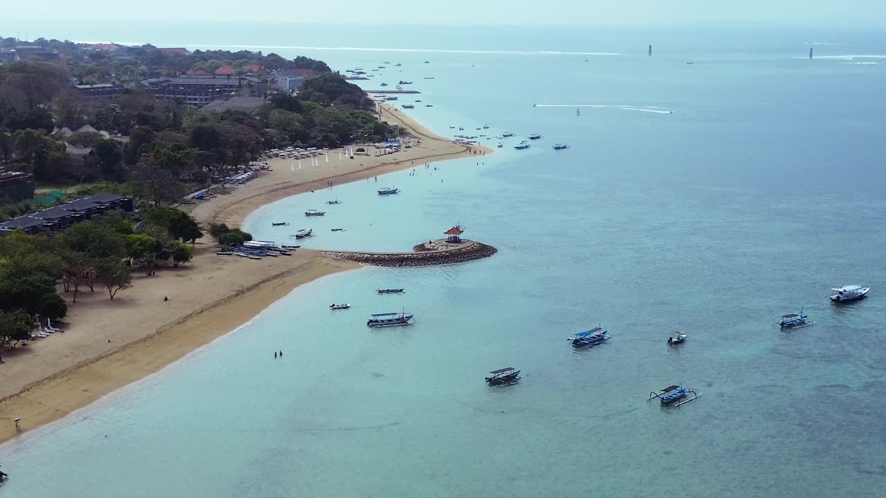 鸟瞰印尼巴厘岛默塔萨里海滩视频素材